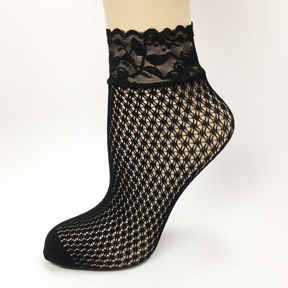 Cute Fishnet Ankle Socks With Ruffles