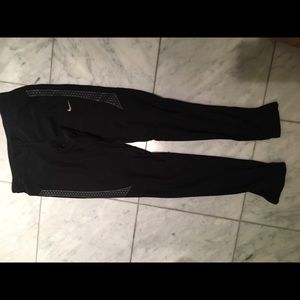 Nike dry fit cropped leggings