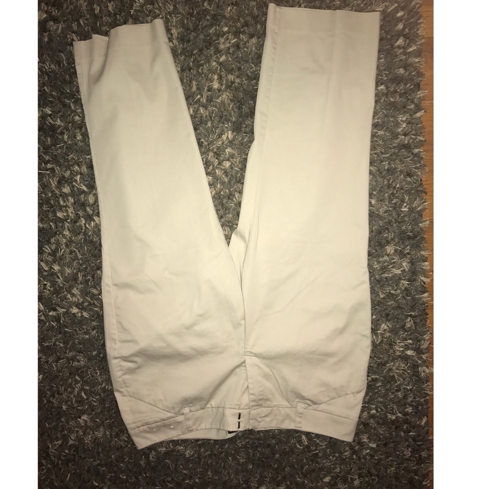 Cacky-colored capris