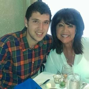 Meet your Posher, Leslie