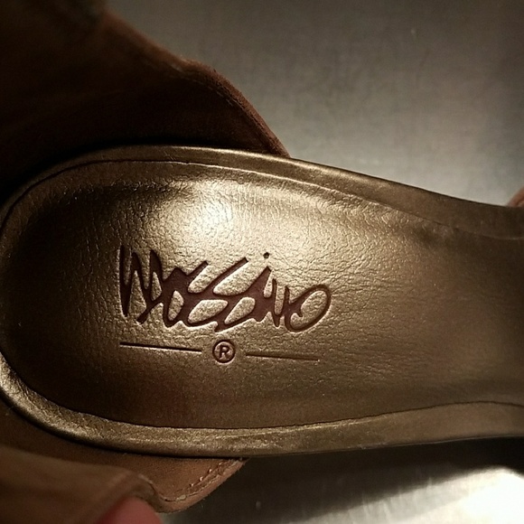 Mossimo - Picture 3 of 3