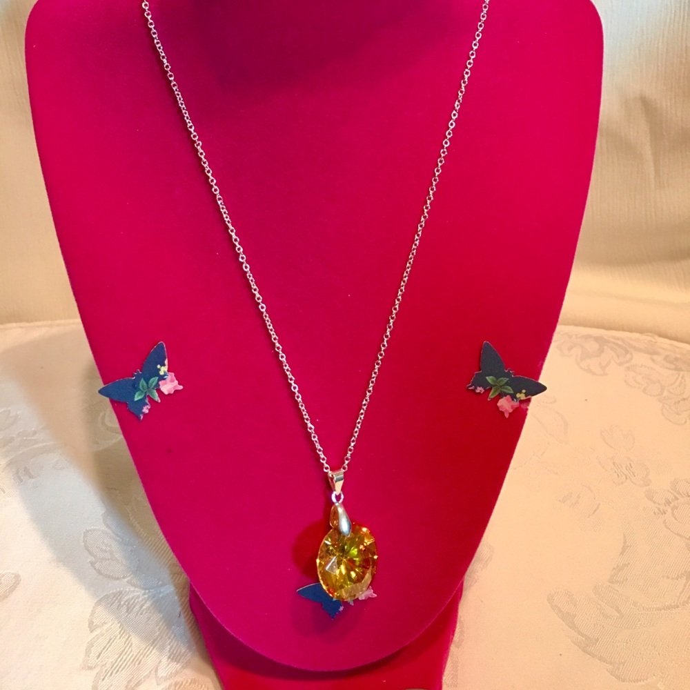 Crystal pendant