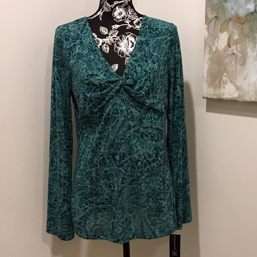 Asbstract Damask Paisley Top