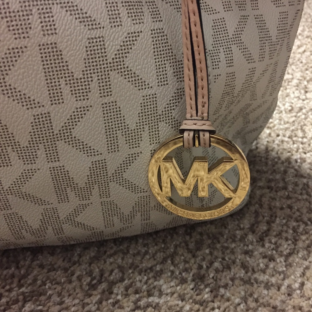 Michael Kors Large White Monogram Jersey Tote - Picture 3 of 8