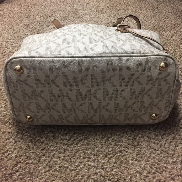 Michael Kors Large White Monogram Jersey Tote - Picture 5 of 8