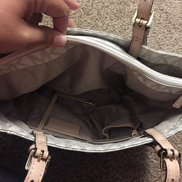 Michael Kors Large White Monogram Jersey Tote - Picture 7 of 8