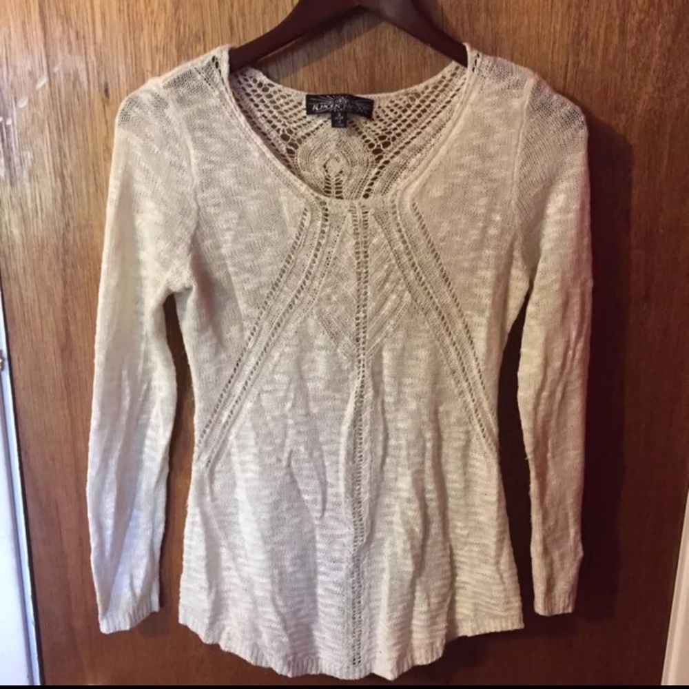 White knit long sleeve sweater top