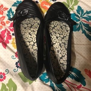 Women's Black Flats Size 10