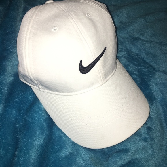 Nike Accessories - Nike Golf Hat NEW
