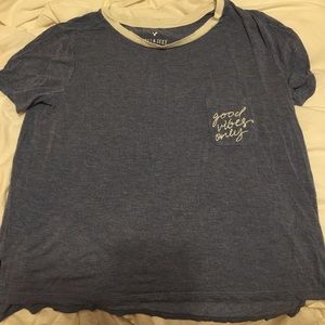 American Eagle T shirt