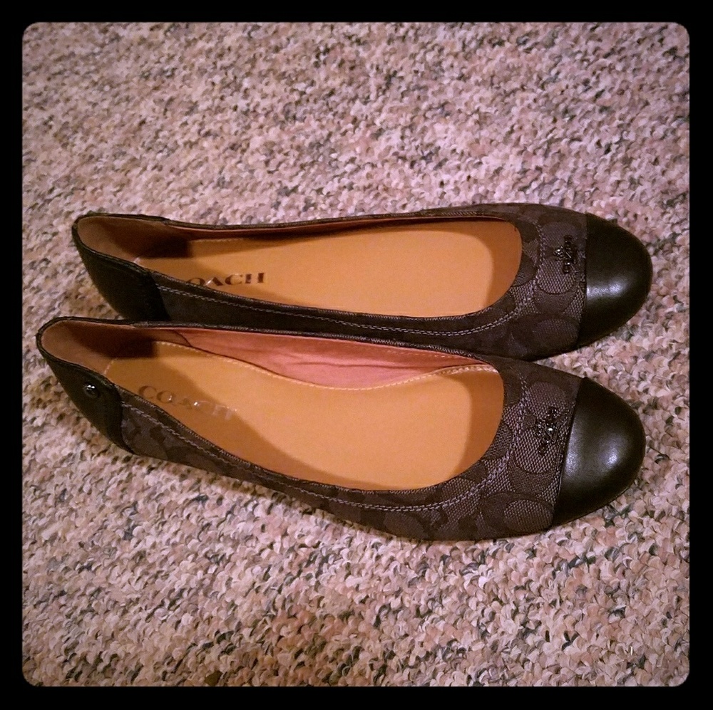 UNWORN Coach Flats size 10