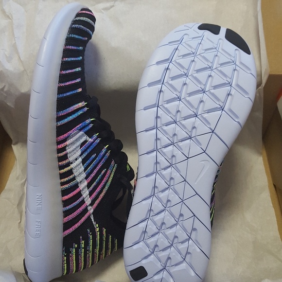 Nike Free RN Flyknit Women Running Shoes - Picture 3 of 4