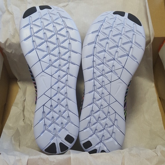 Nike Free RN Flyknit Women Running Shoes - Picture 4 of 4