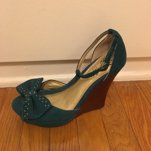 Seychelles Teal Bow Heels - Picture 3 of 4
