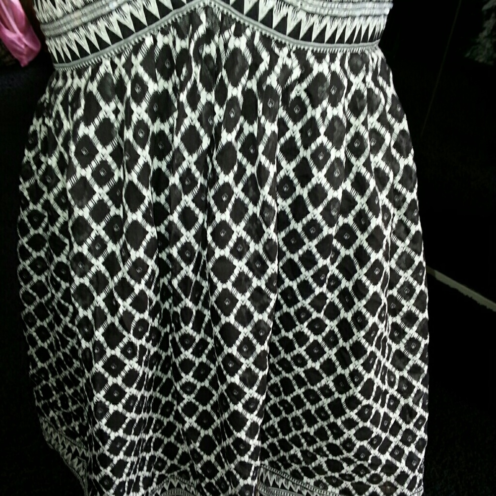 BCBG SILK BLEND DRESS SIZE 6. 35% SILK,65% Cotton
