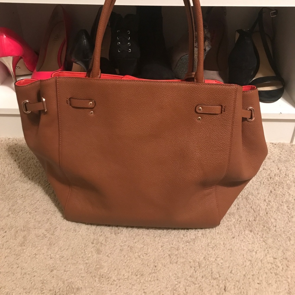 AUTHENTIC Coach Satchel - Picture 5 of 7