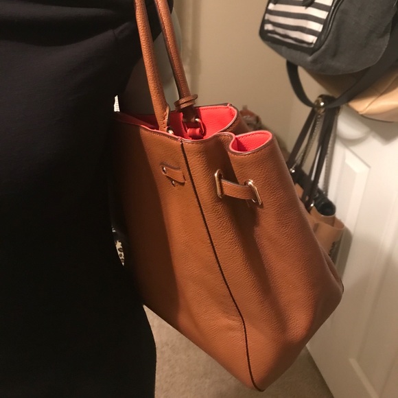 AUTHENTIC Coach Satchel - Picture 4 of 7