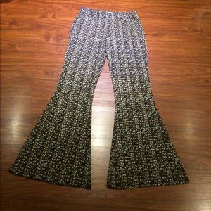Chic bell bottom pants L