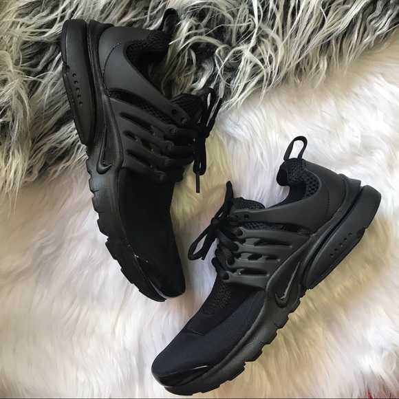 Nike Triple Black Presto - Picture 2 of 5