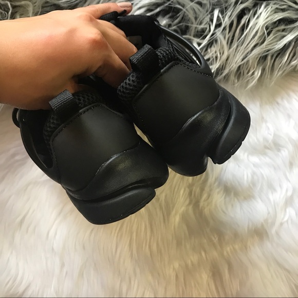 Nike Triple Black Presto - Picture 4 of 5