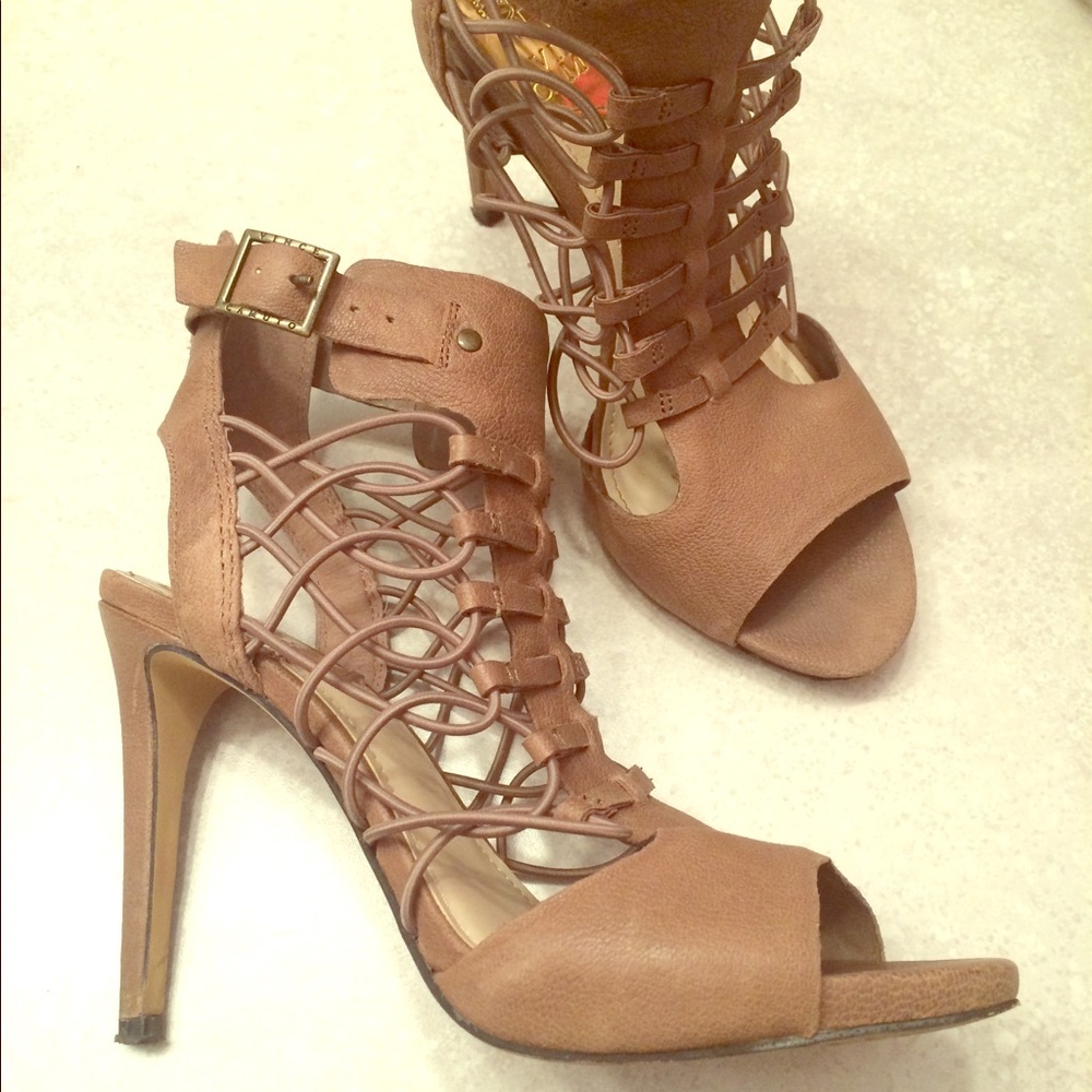 Vince Camuto Taupe Brown Strappy Sandals size 7M