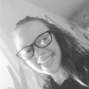 Meet your Posher, Amelia