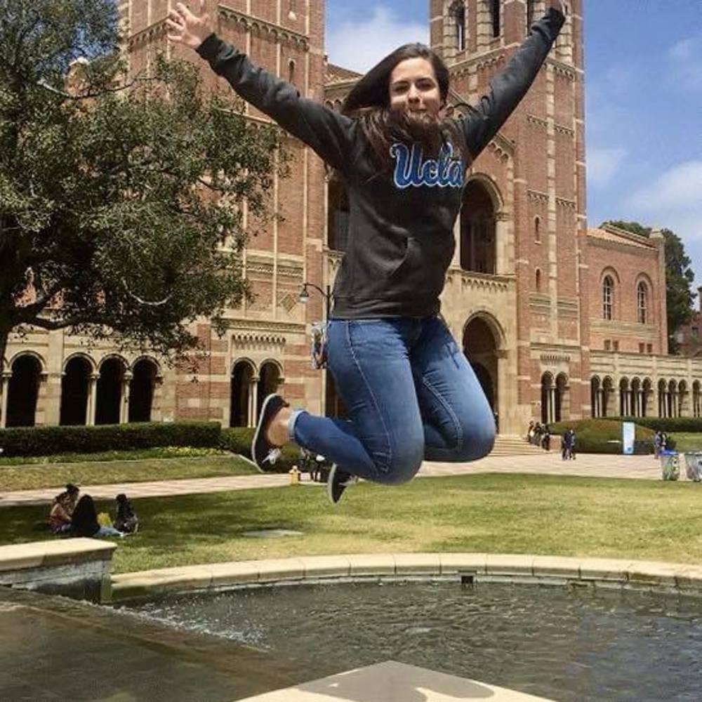 Meet your Posher, Yesenia