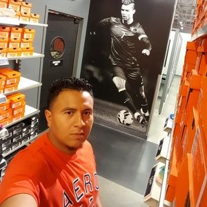 Meet your Posher, Erick