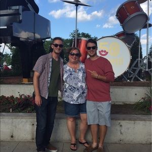 Meet your Posher, Eric