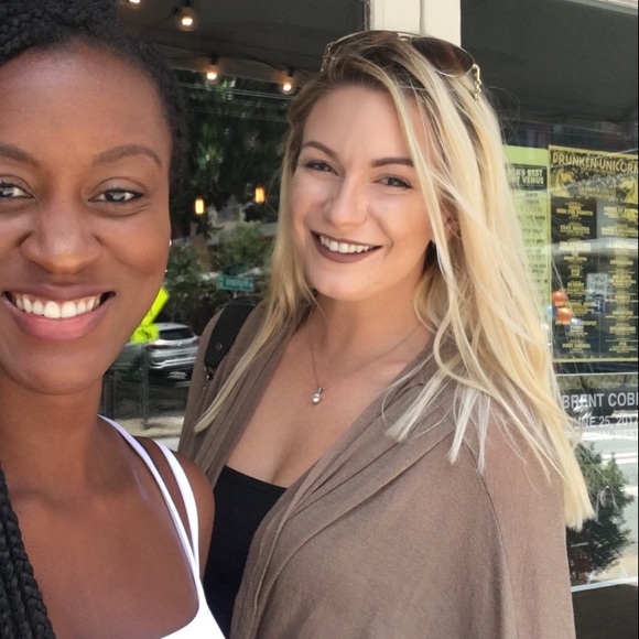 Meet your Posher, Kimberly - Picture 2 of 2