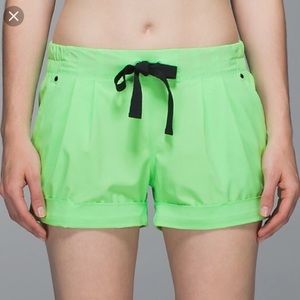 NWT lululemon spring breakaway shorts