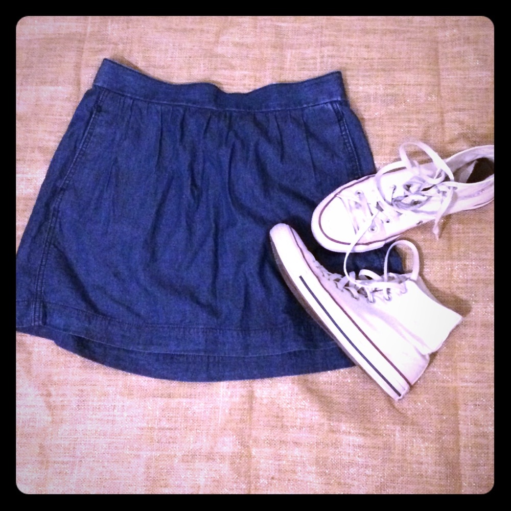 Old Navy chambray mini skirt with pockets