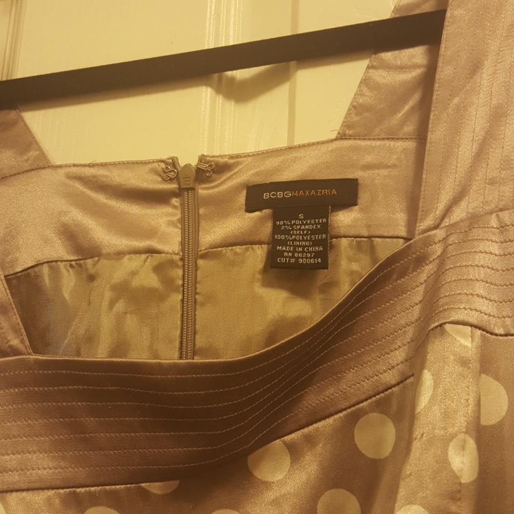 Clothes - Picture 3 of 3
