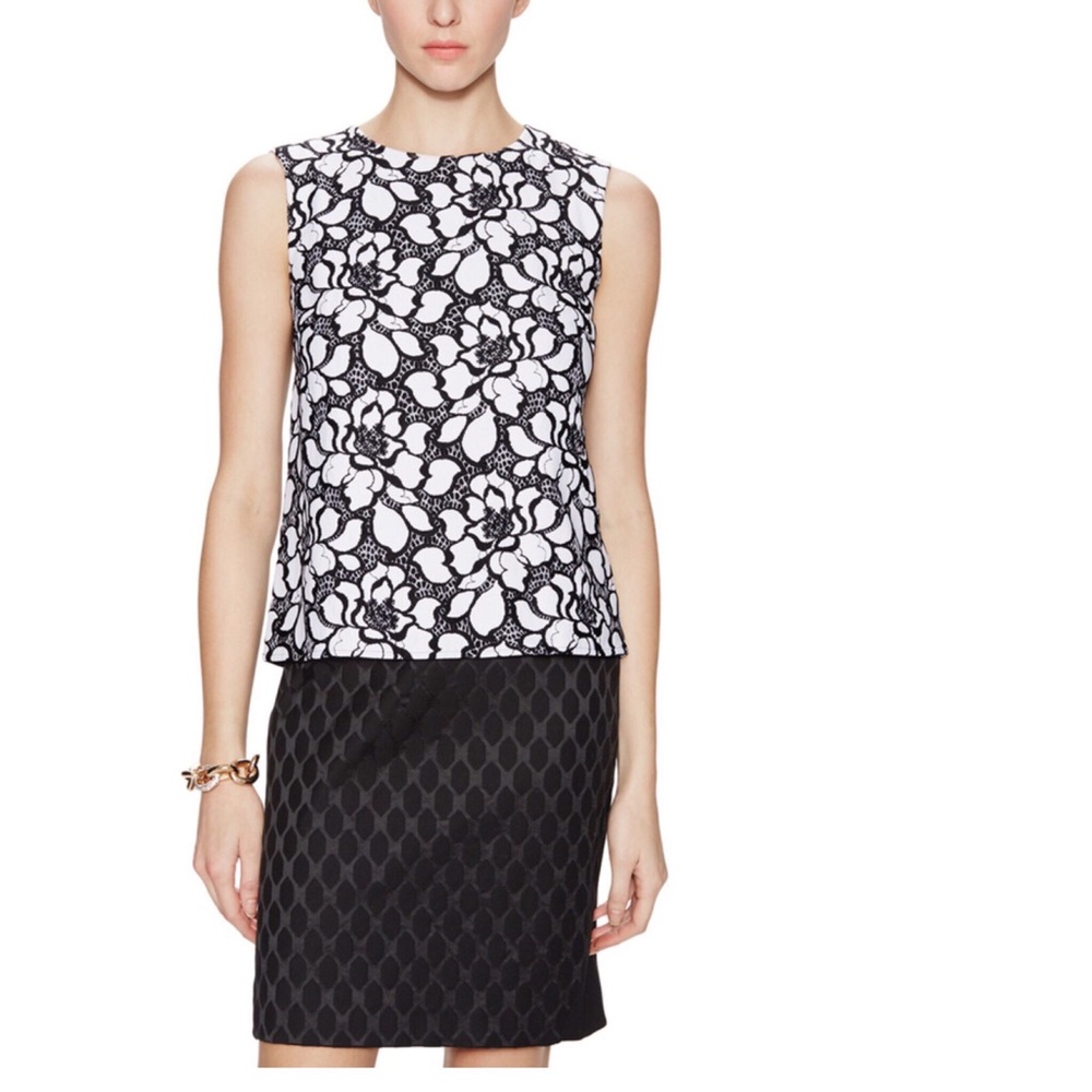 Diane Von Furstenberg 2 PC Set. Top/Skirt