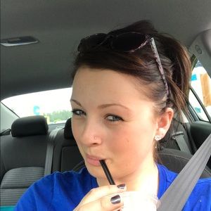 Meet your Posher, Misti