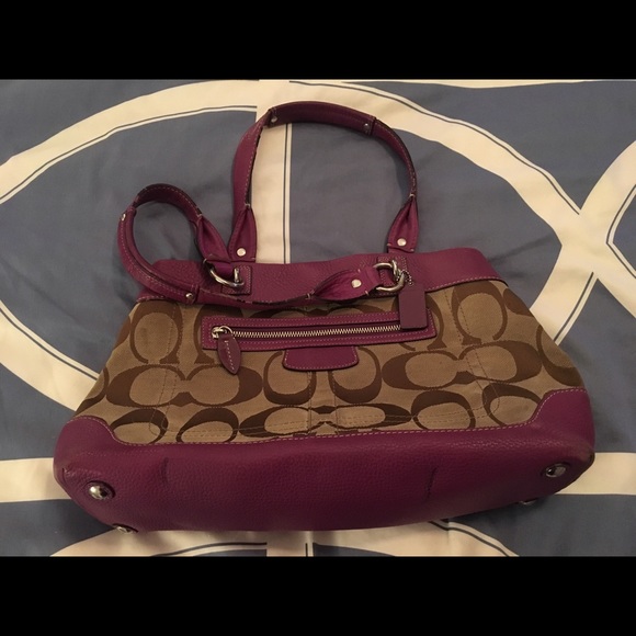 Gorgeous Coach purse! - Picture 1 of 5