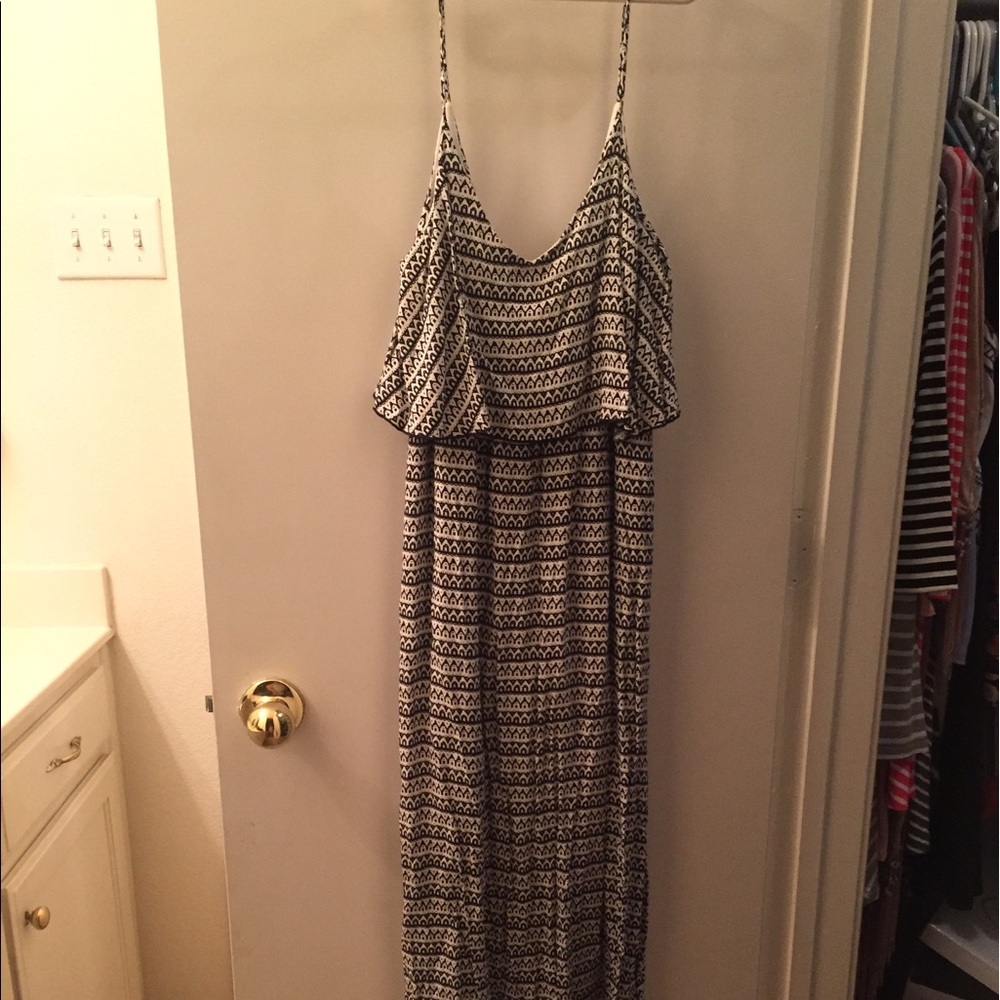 Giani Bini navy blue and white maxi dress