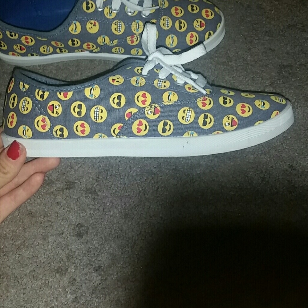 Emoji shoes
