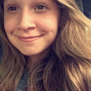 Meet your Posher, Hollie