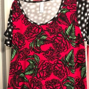 Xs lularoe classic t