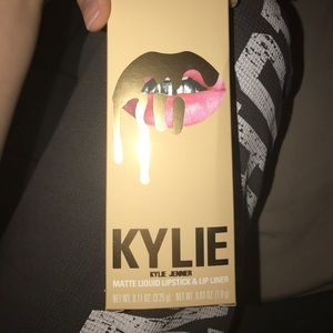 Kylie Cosmetics June Bug