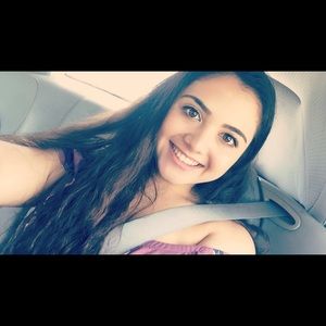 Meet your Posher, Selin