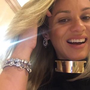 Meet your Posher, Aline