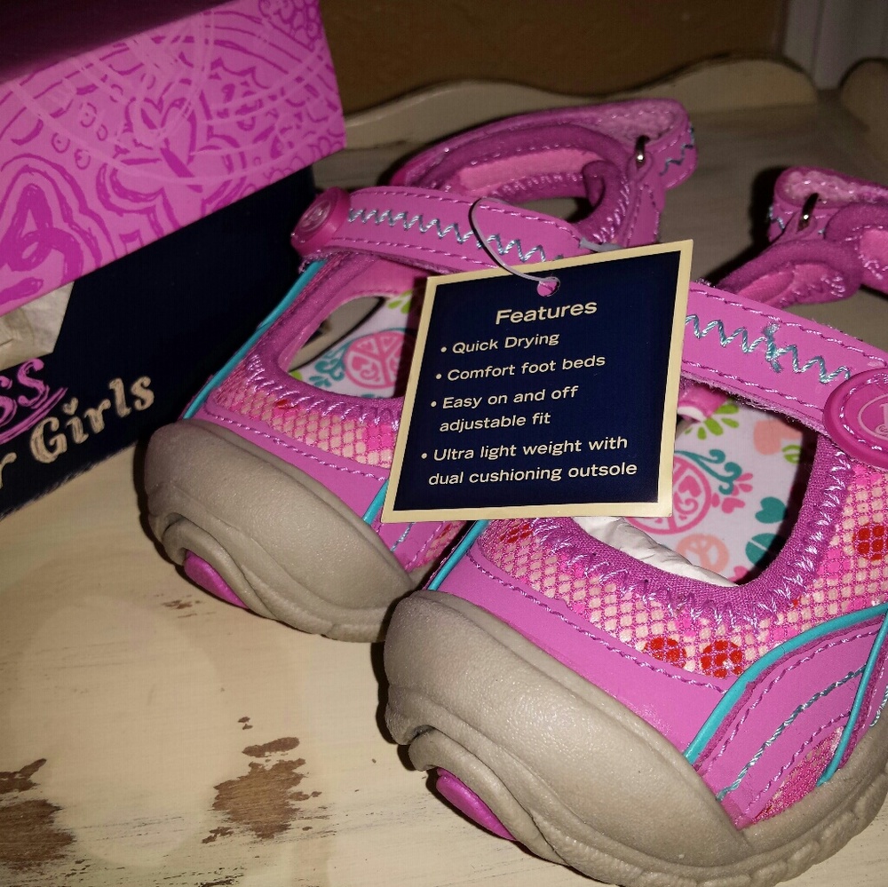 Bass for Girls H2O Water shoes-Size 3