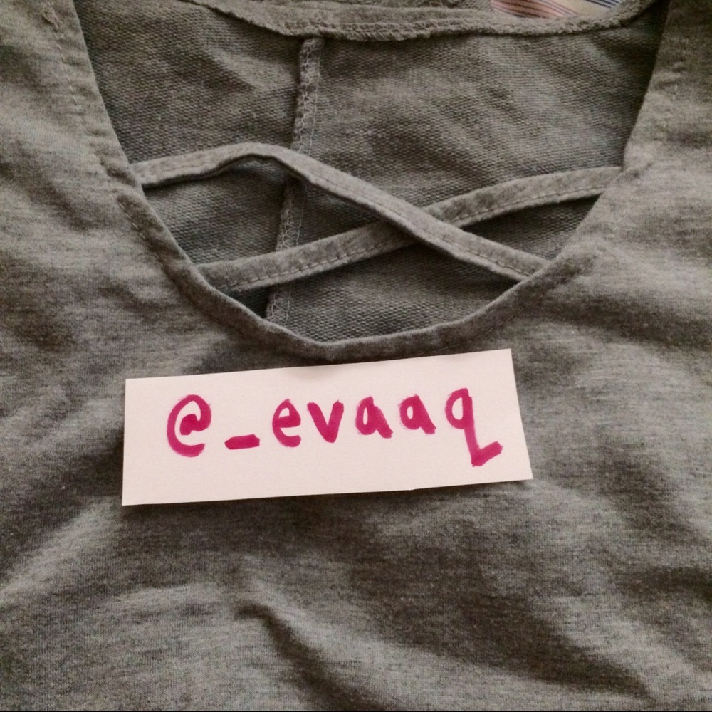 LACE GRAY TOP - Picture 3 of 3
