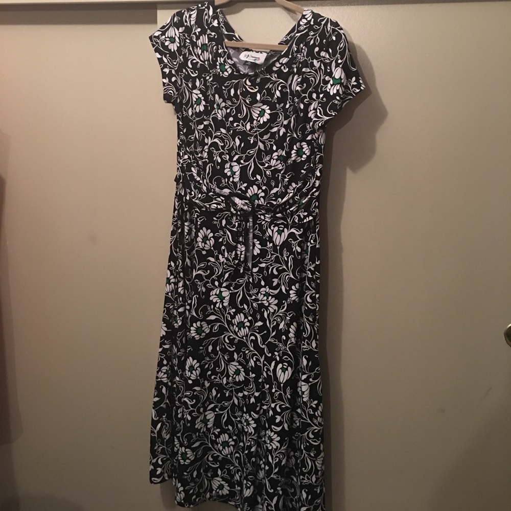 DJ Summers size 14 dress