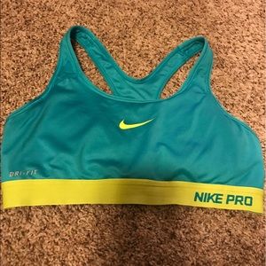 Sports bra