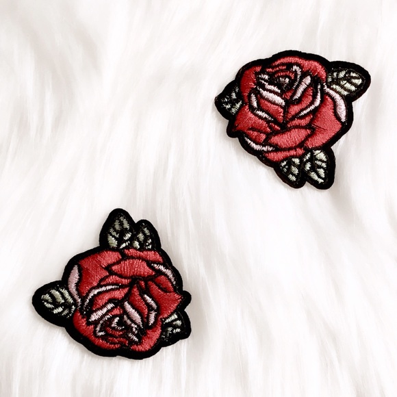 Accessories - Two rose patches🌹