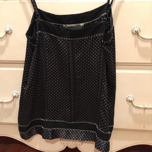 BCBG Maxazria gorgeous detailed top, size M - Picture 3 of 4