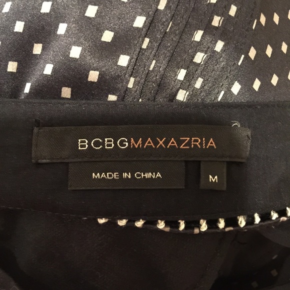 BCBG Maxazria gorgeous detailed top, size M - Picture 4 of 4